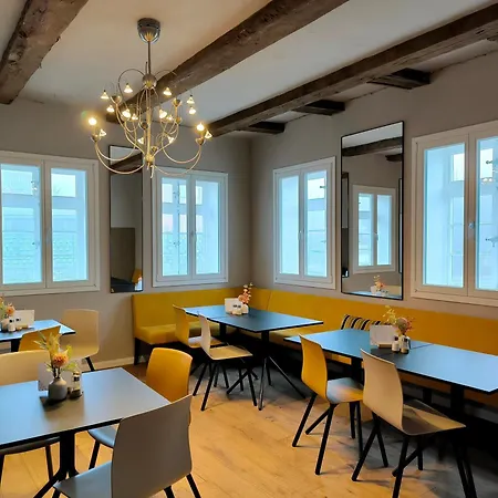Hotel Landhaus Plus Lueneburg Bed and Breakfast 3*